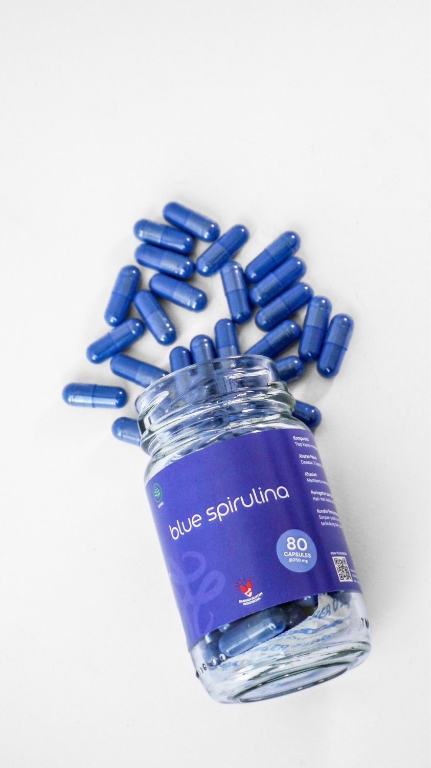 NILAYA Blue Spirulina Capsules – Nilaya